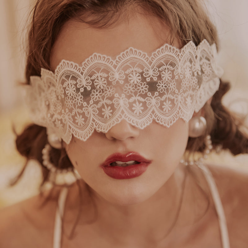 Nina's Lace Mask